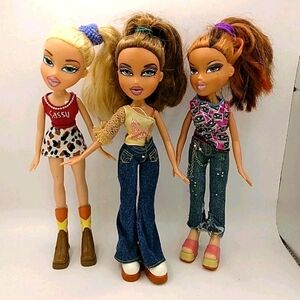 Vintage Bratz Dolls MGA Entertainment  2001 Lot Of 3 Fully Clothe Girl Bratz